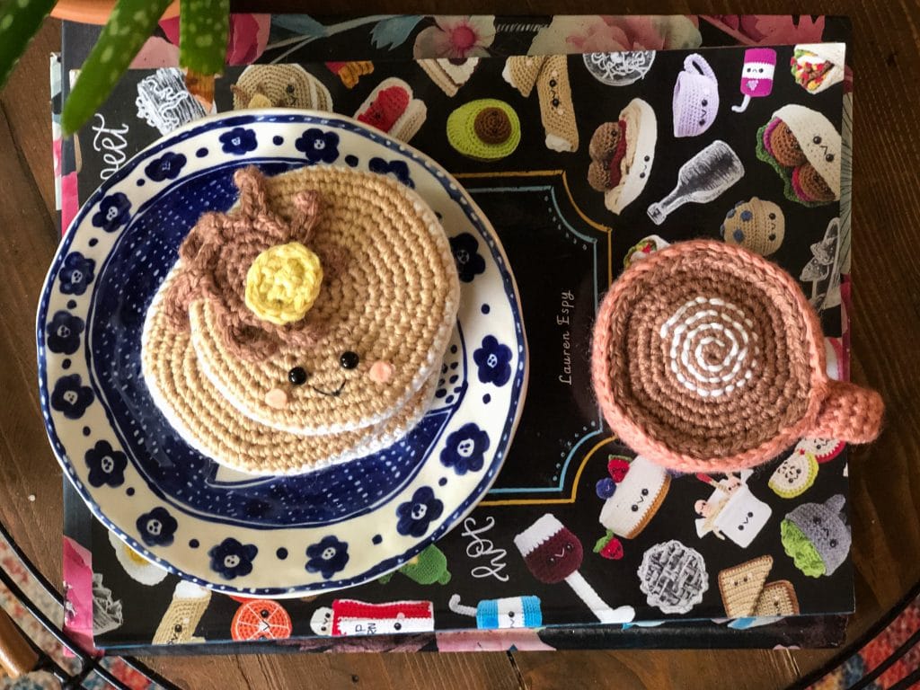 Amigurumi pancakes and mug