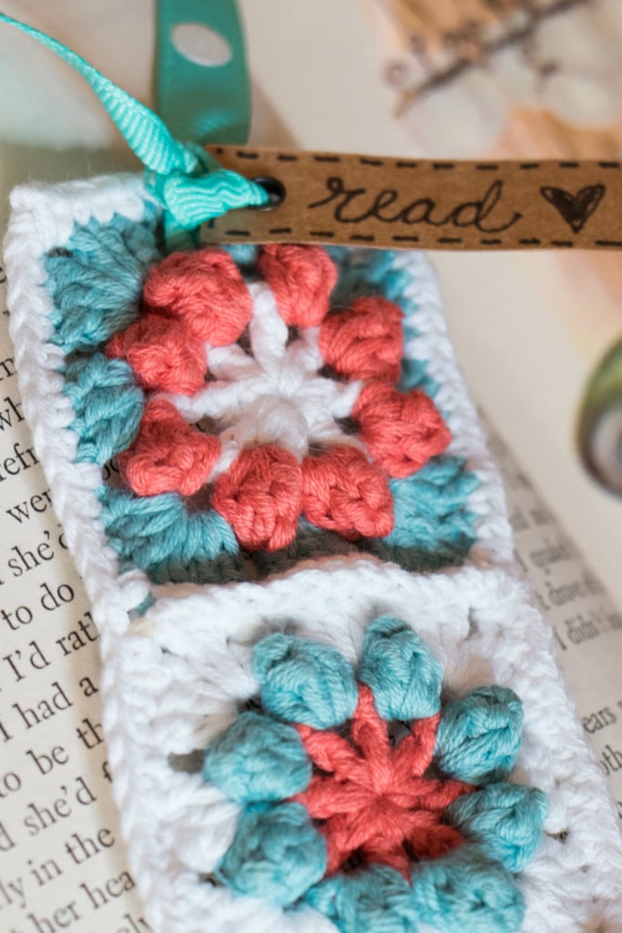 Free crochet pattern Floral Granny Square Bookmark