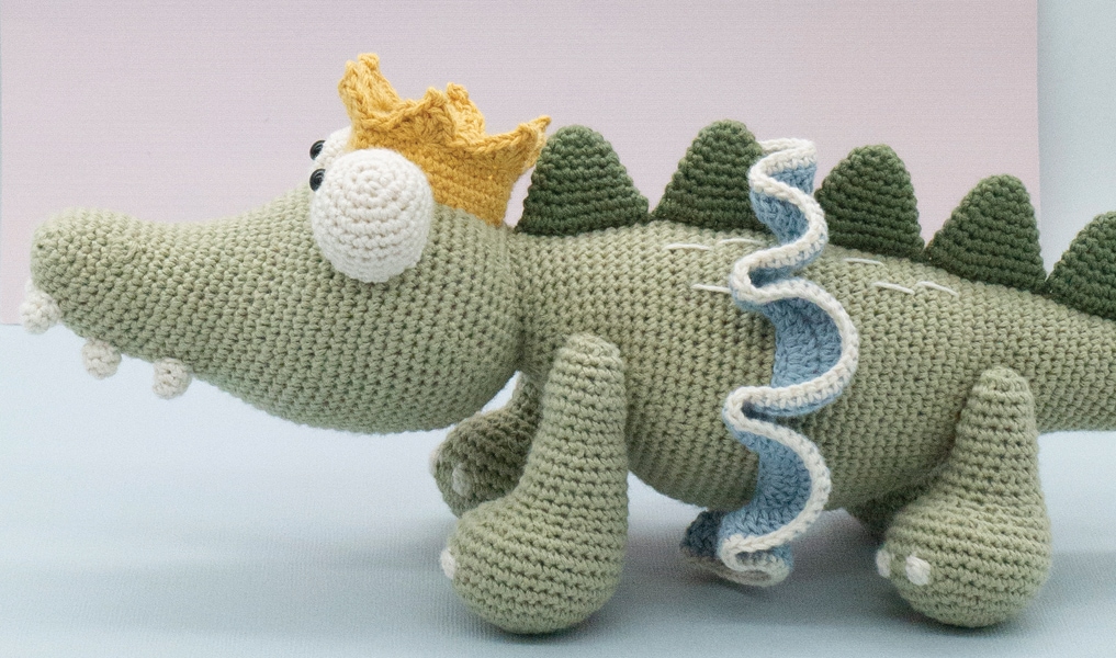 5 Amigurumi Books That Need to Be in Your Collection - Elise Rose Crochet