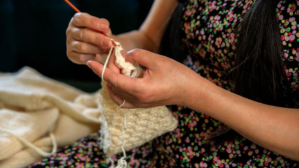 Crochet Hand Pain – 5 Ways To Alleviate the Problem